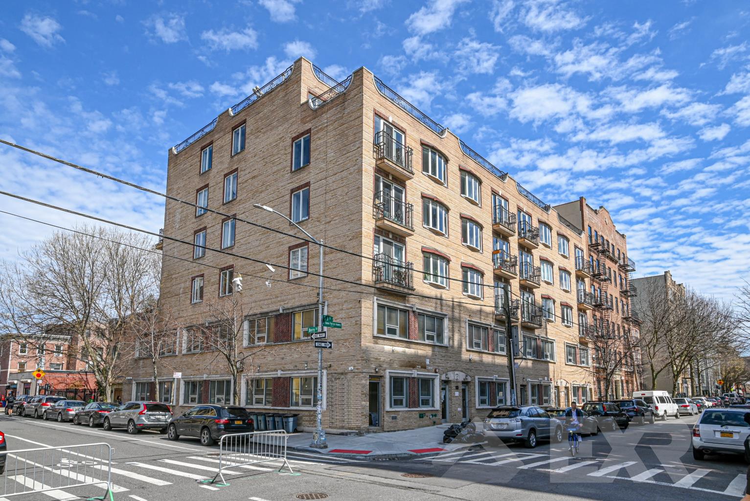 Four (4) RENOVATED Offices in WILLIAMSBURG!